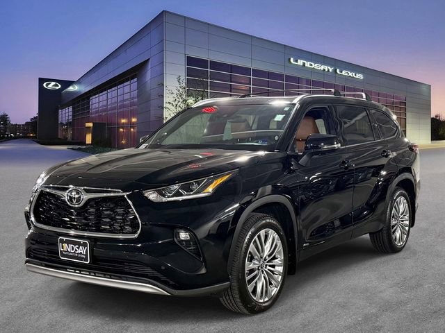 Used 2025 Toyota Highlander Platinum