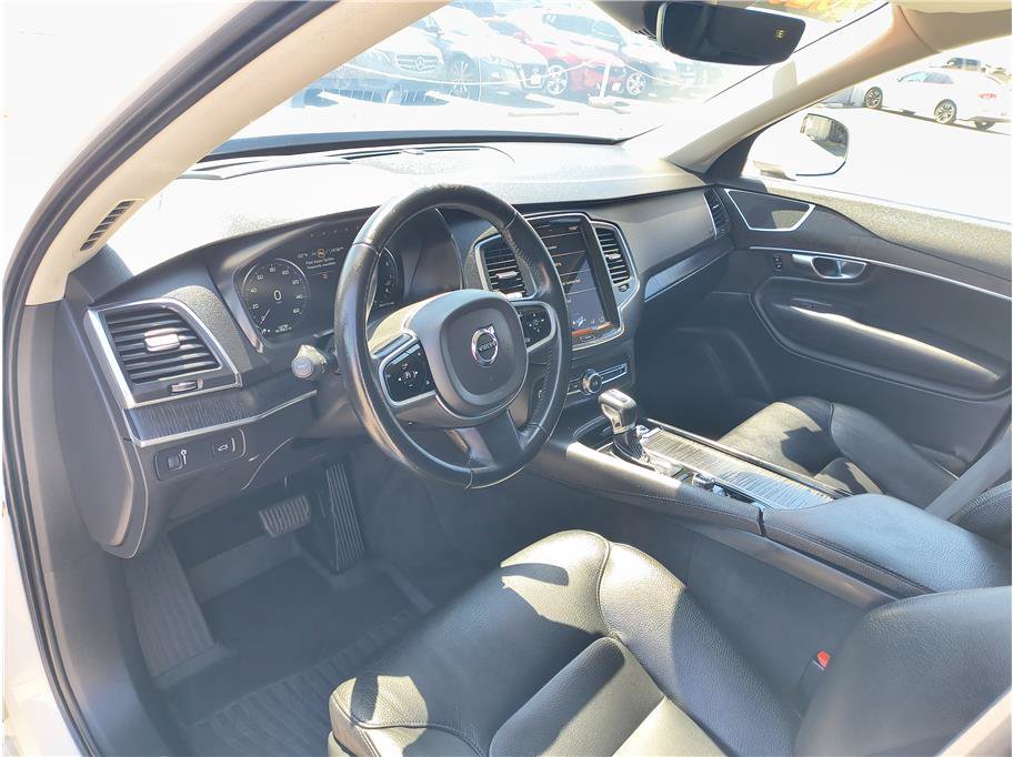 Used 2020 Volvo XC90 T6 Momentum w/ Protection Package Premier AWD/4WD image 5