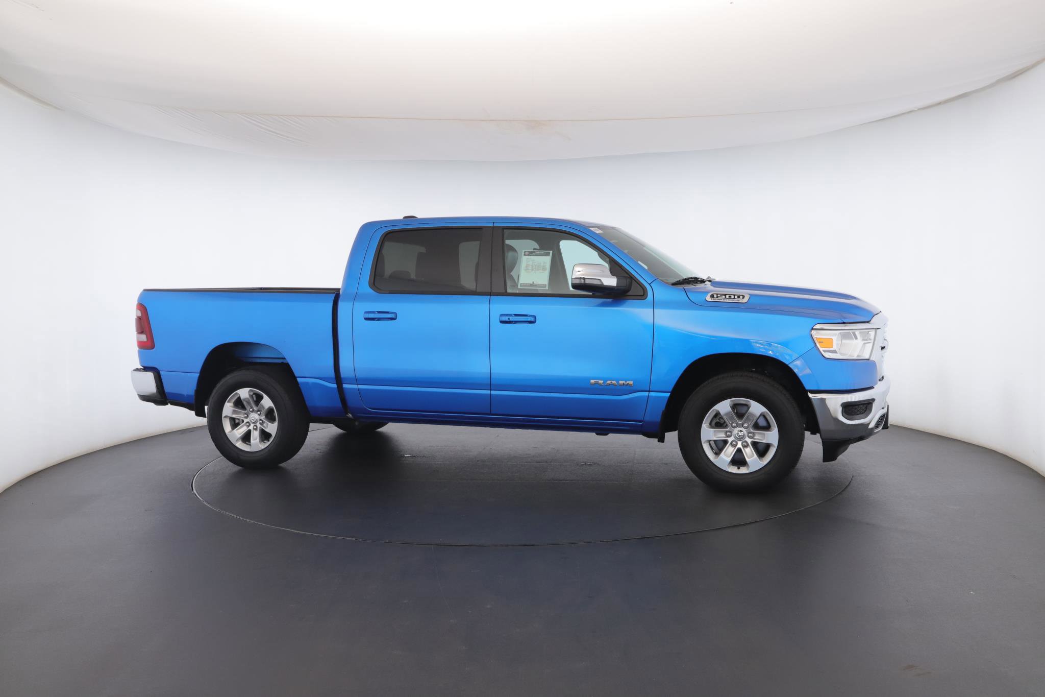 Used 2024 RAM 1500 Laramie AWD/4WD image 33