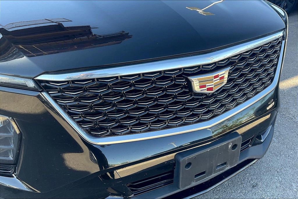 Used 2025 Cadillac XT4 Premium Luxury image 26