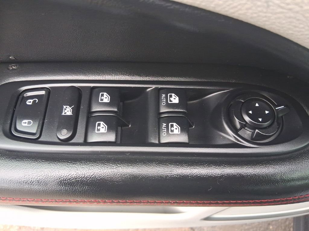 Used 2018 Jeep Compass Limited w/ Safe & Security Group image 18