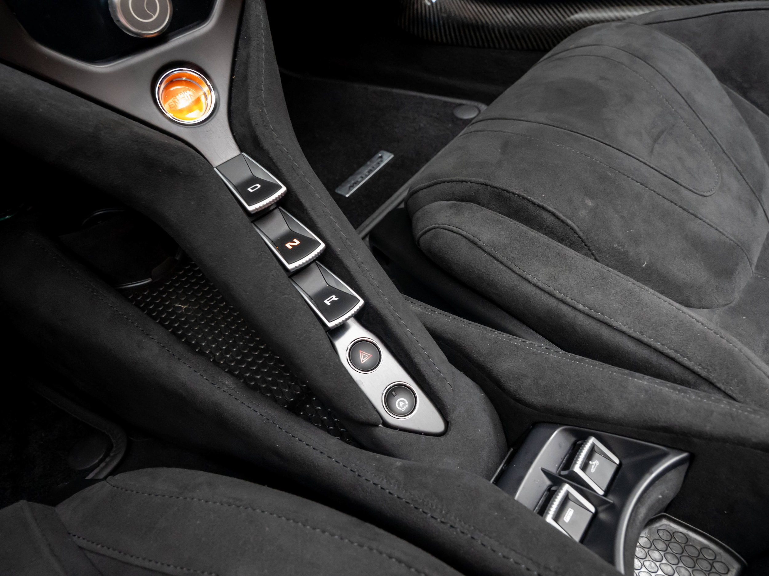 Used 2025 McLaren 750S Spider RWD image 24