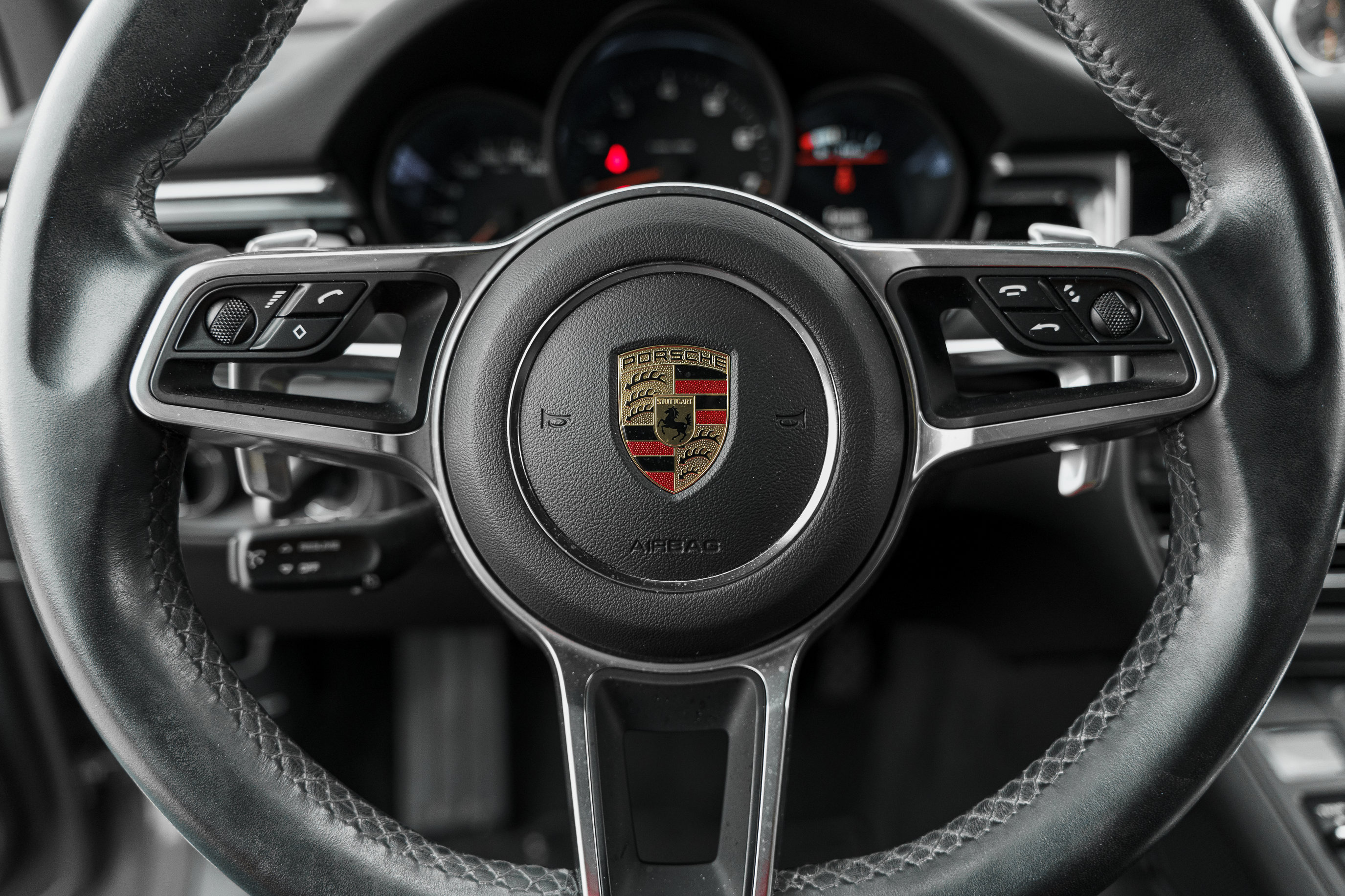 Used 2019 Porsche Macan AWD/4WD image 16