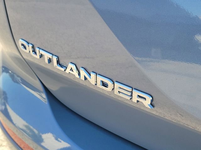 New 2026 Mitsubishi Outlander SE image 10