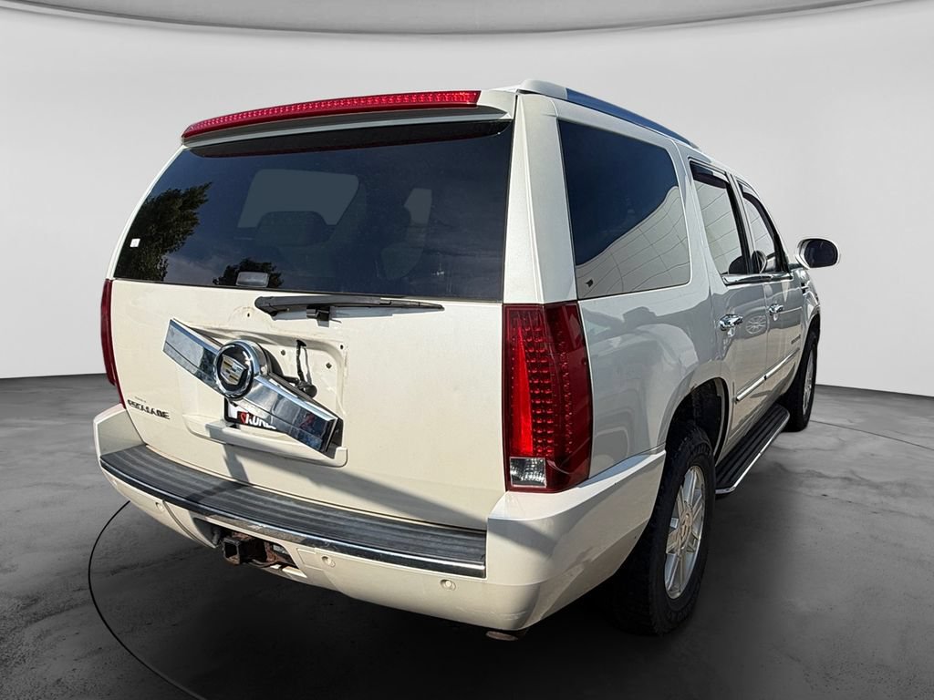 Used 2007 Cadillac Escalade AWD w/ Information Package image 10