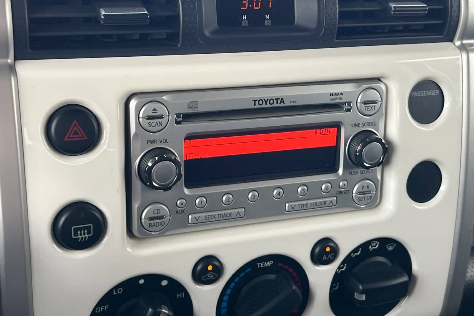 Used 2013 Toyota FJ Cruiser 4WD w/ Convenience Pkg image 18