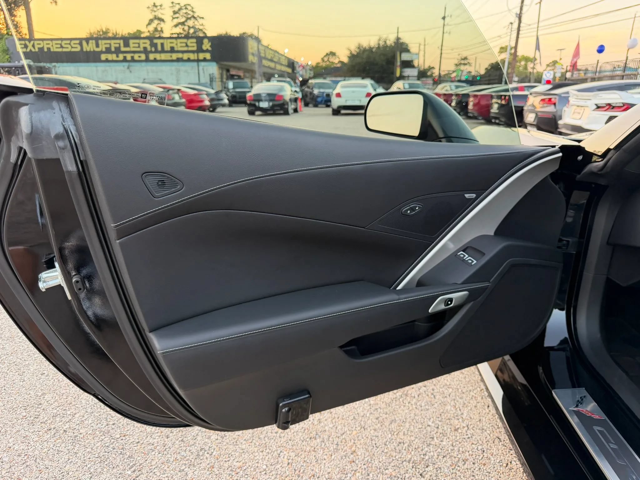 Used 2018 Chevrolet Corvette Z06 RWD image 17