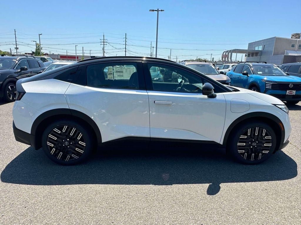 New 2026 Nissan Leaf Platinum+ w/ Illuminated Package FWD image 4