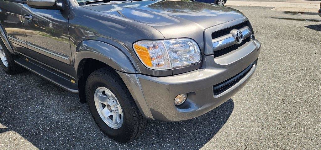 Used 2006 Toyota Sequoia SR5 RWD image 5