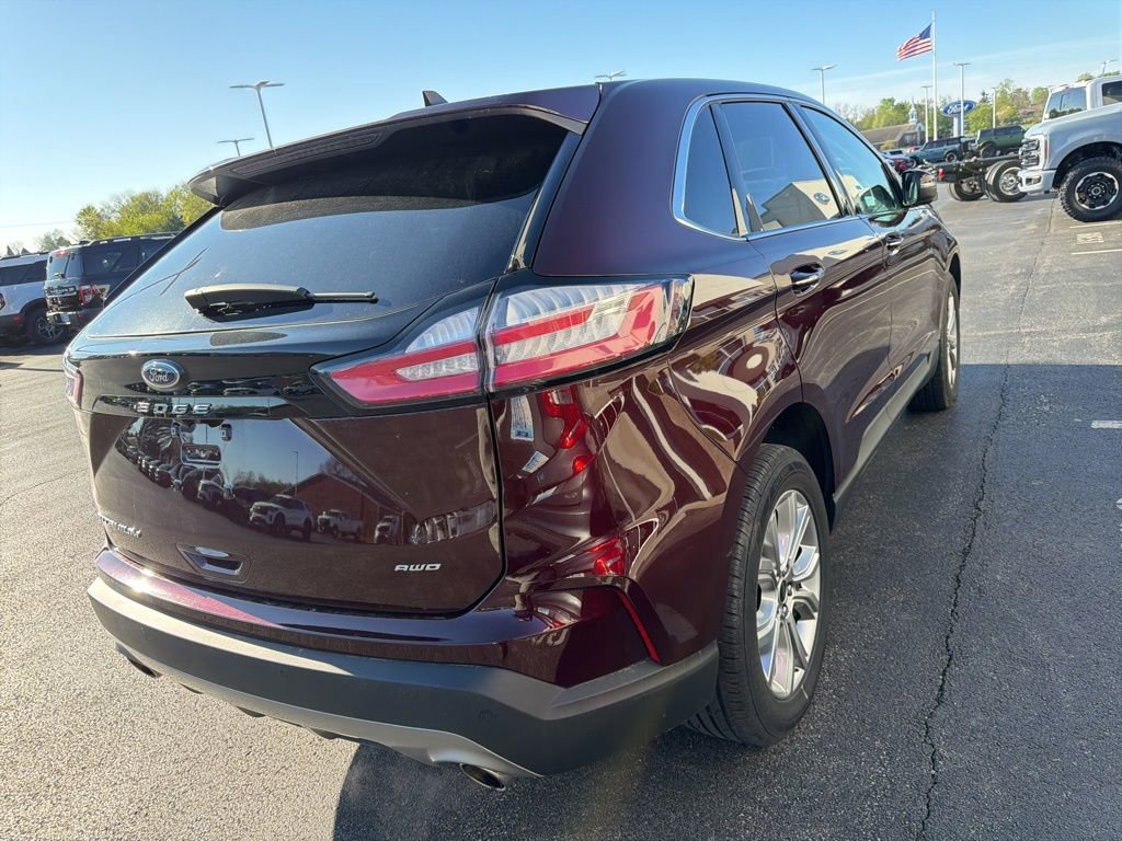 Used 2024 Ford Edge Titanium image 4