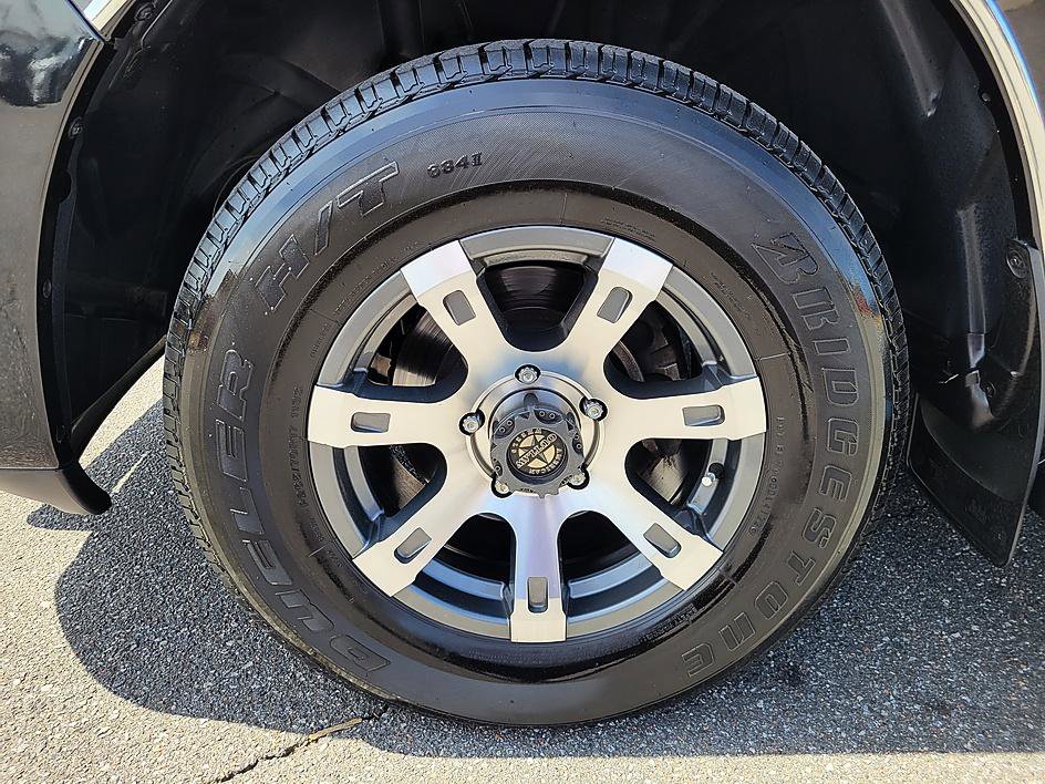 Used 2017 RAM 1500 Express AWD/4WD image 8