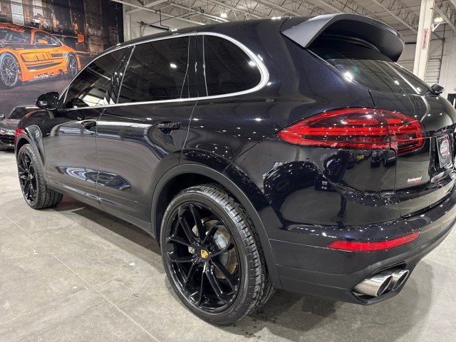 Used 2015 Porsche Cayenne S image 38