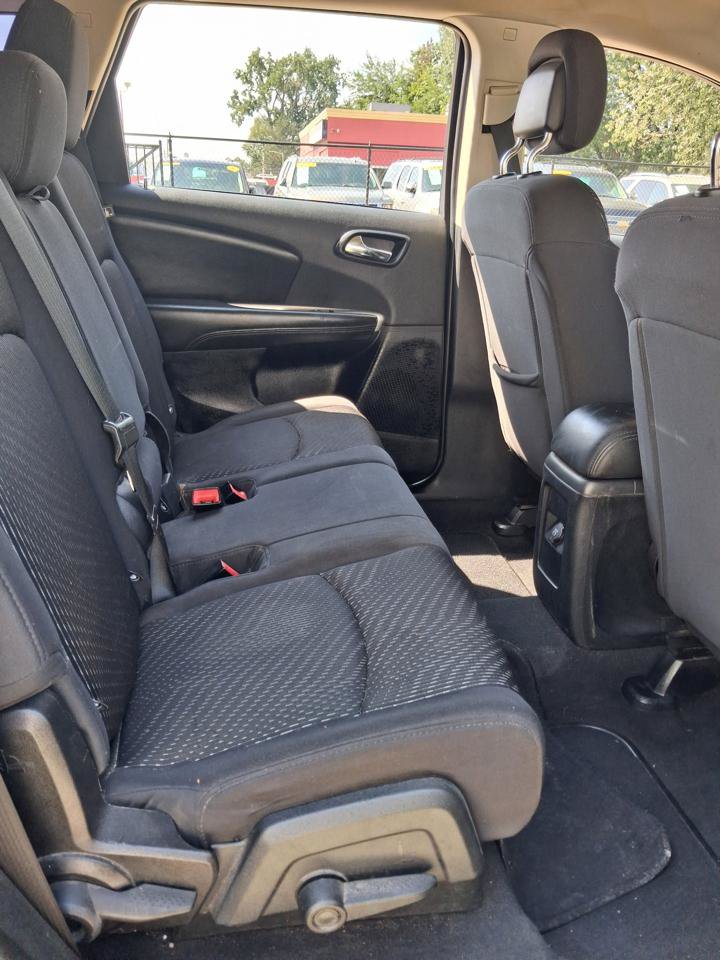 Used 2012 Dodge Journey American Value Package w/ Flexible Seating Group FWD image 19