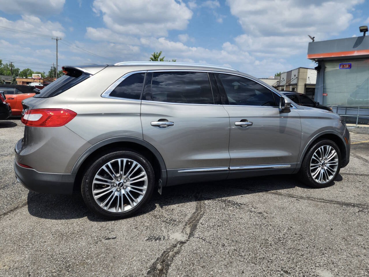 Used 2016 Lincoln MKX Reserve FWD image 5