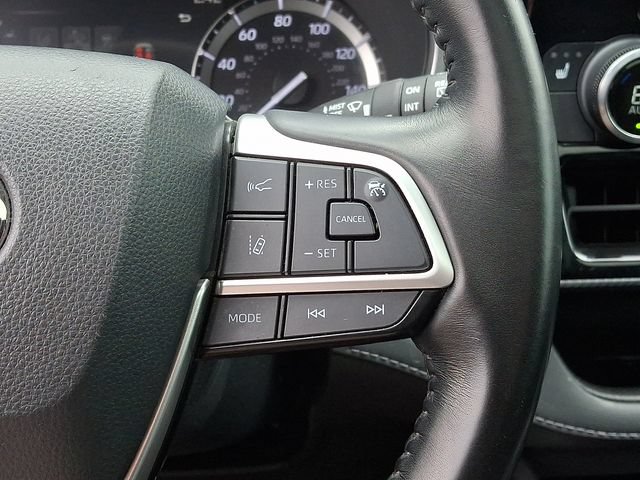 Used 2022 Toyota Highlander XSE FWD image 25