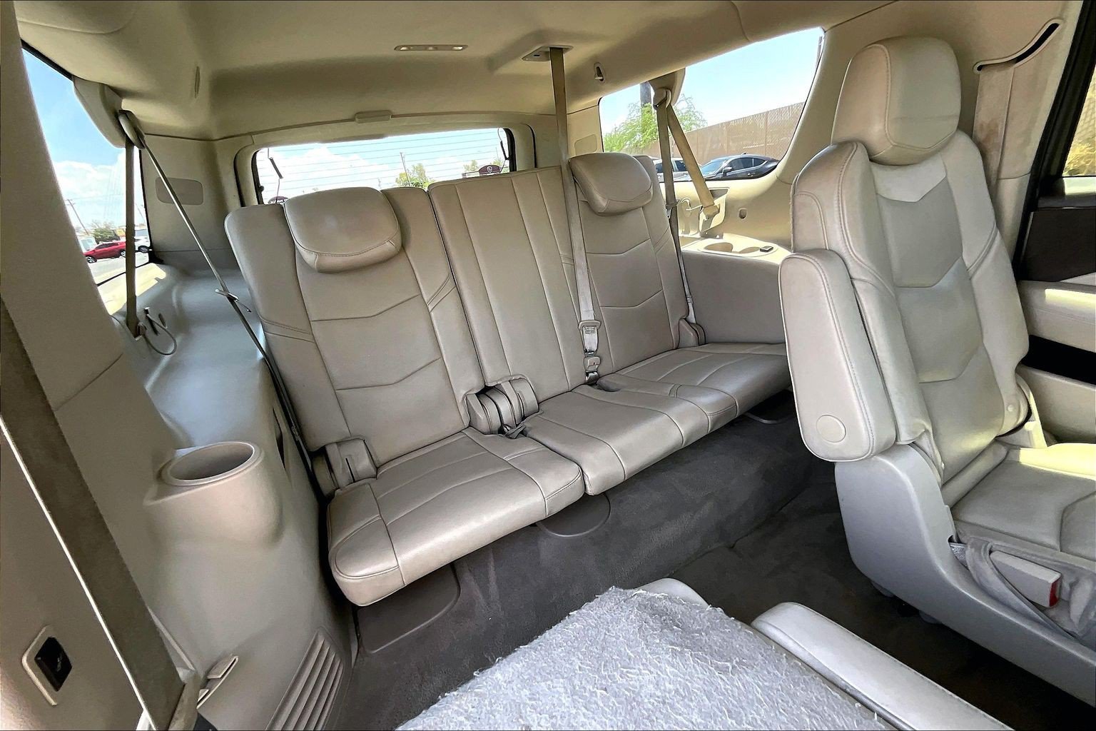 Used 2015 Cadillac Escalade ESV Luxury AWD/4WD image 29