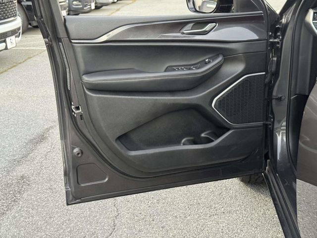 Used 2022 Jeep Grand Cherokee L Laredo image 14