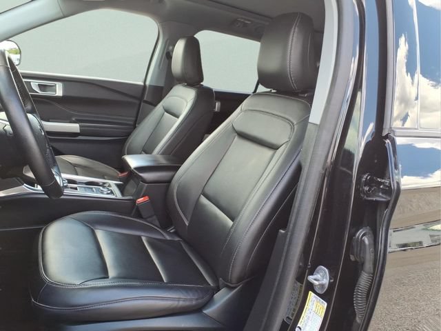 Used 2023 Ford Explorer XLT w/ Equipment Group 202A AWD/4WD image 12
