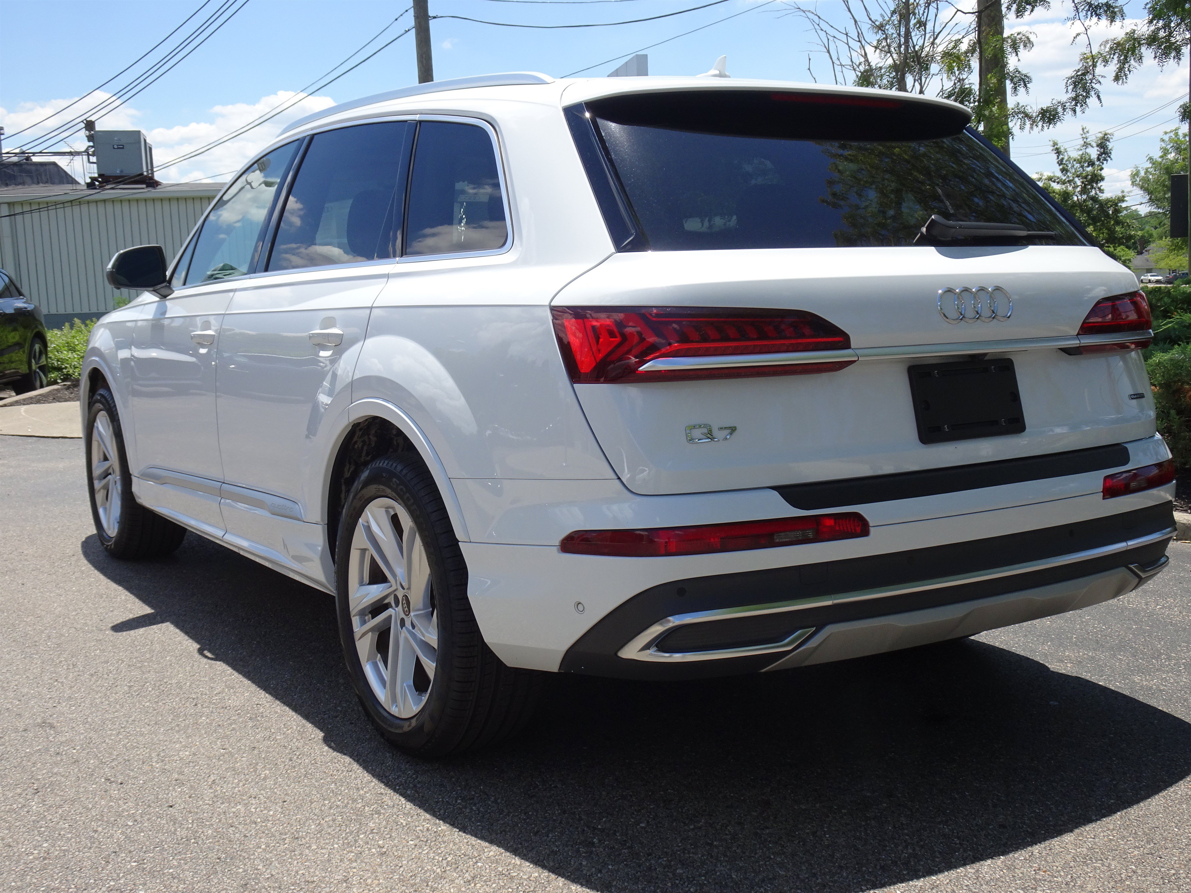 Certified 2023 Audi Q7 3.0T Premium w/ Convenience Package AWD/4WD image 3