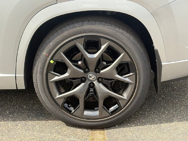 New 2026 Lexus TX 500h AWD w/ Technology Package image 9