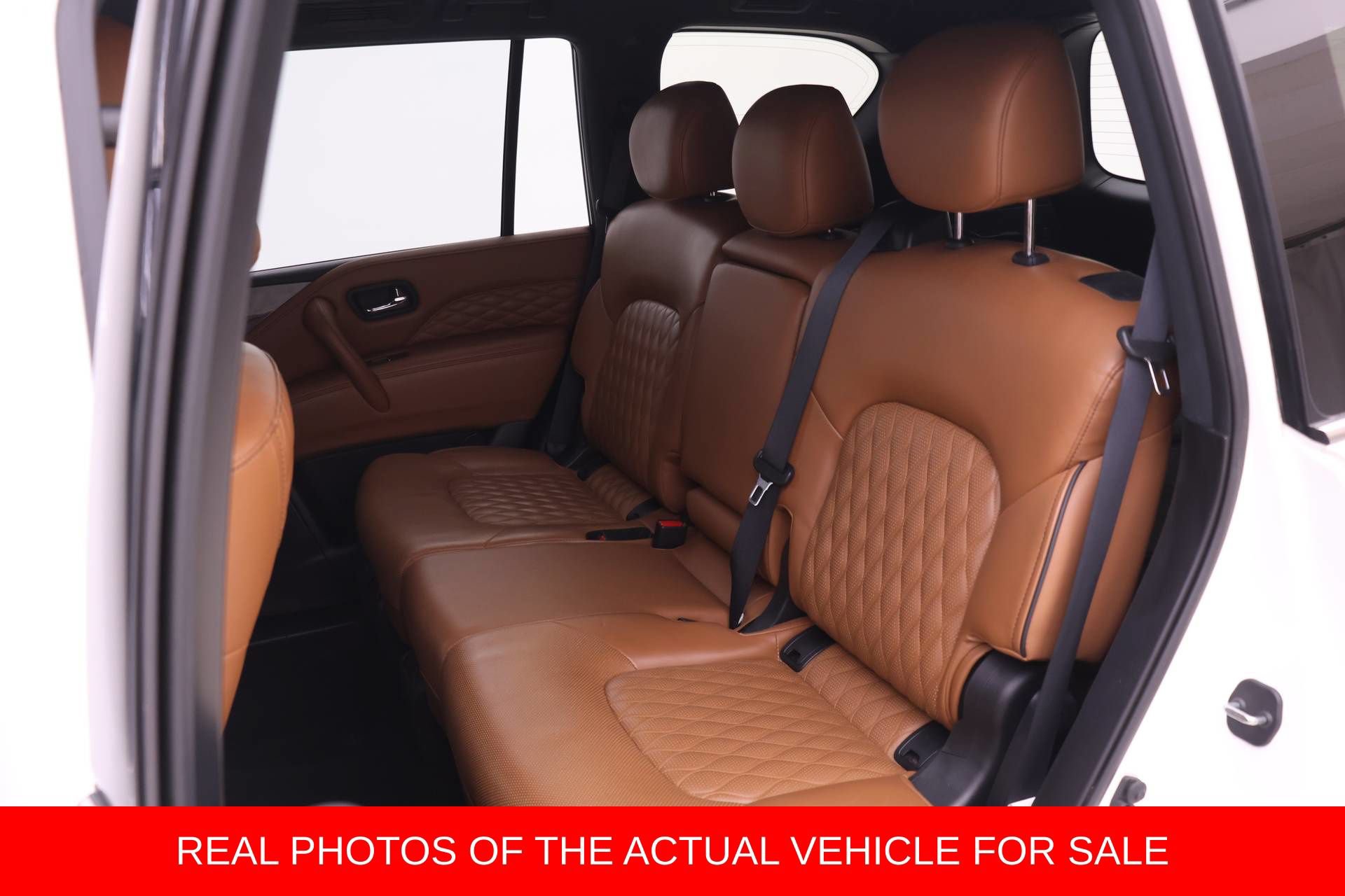 Used 2024 INFINITI QX80 Sensory AWD/4WD image 10