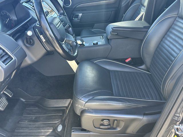 Used 2023 Land Rover Discovery HSE R-Dynamic image 9