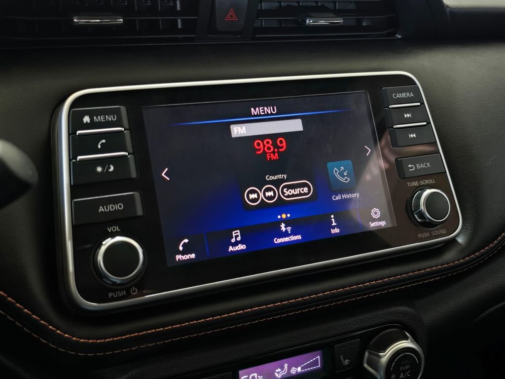 Used 2018 Nissan Kicks SR w/ Premium Package image 12