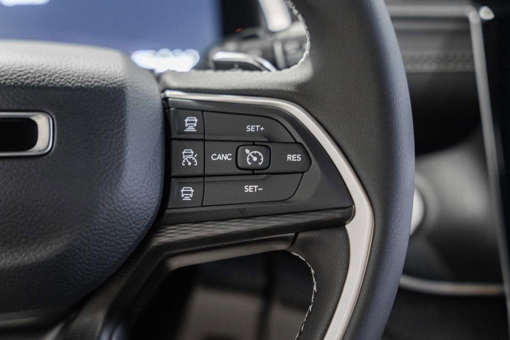 New 2025 Jeep Grand Cherokee Laredo X w/ Trailer Tow Package image 23