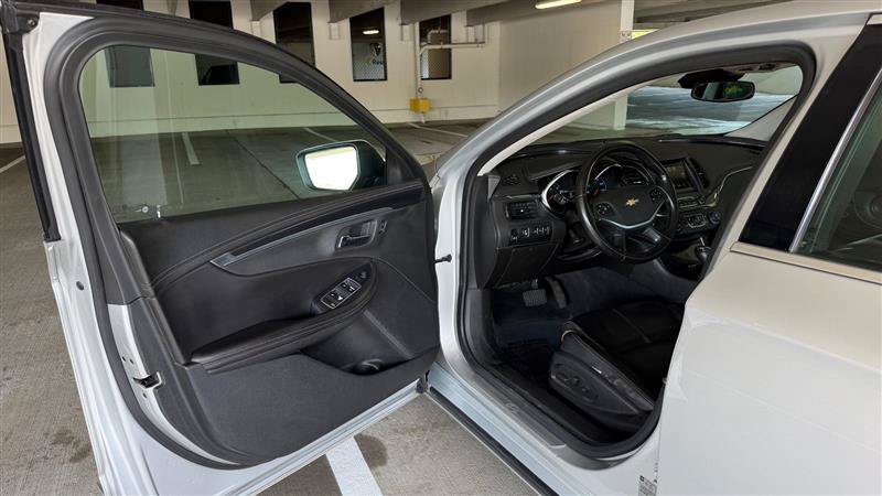 Used 2016 Chevrolet Impala LTZ FWD image 17
