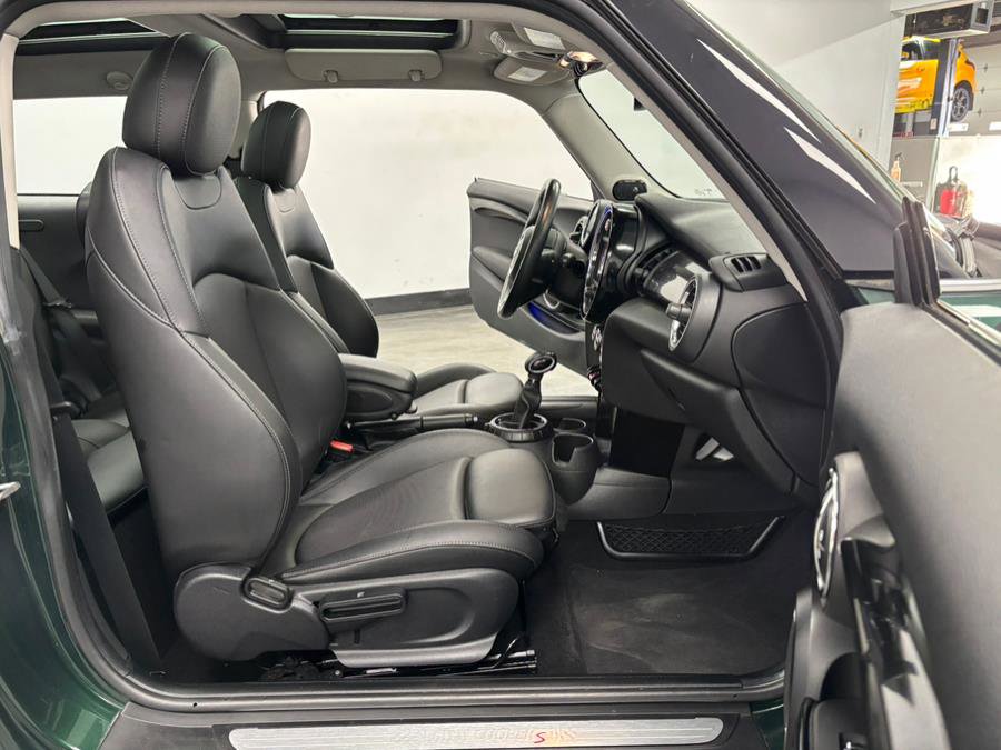 Used 2015 MINI Cooper S image 30