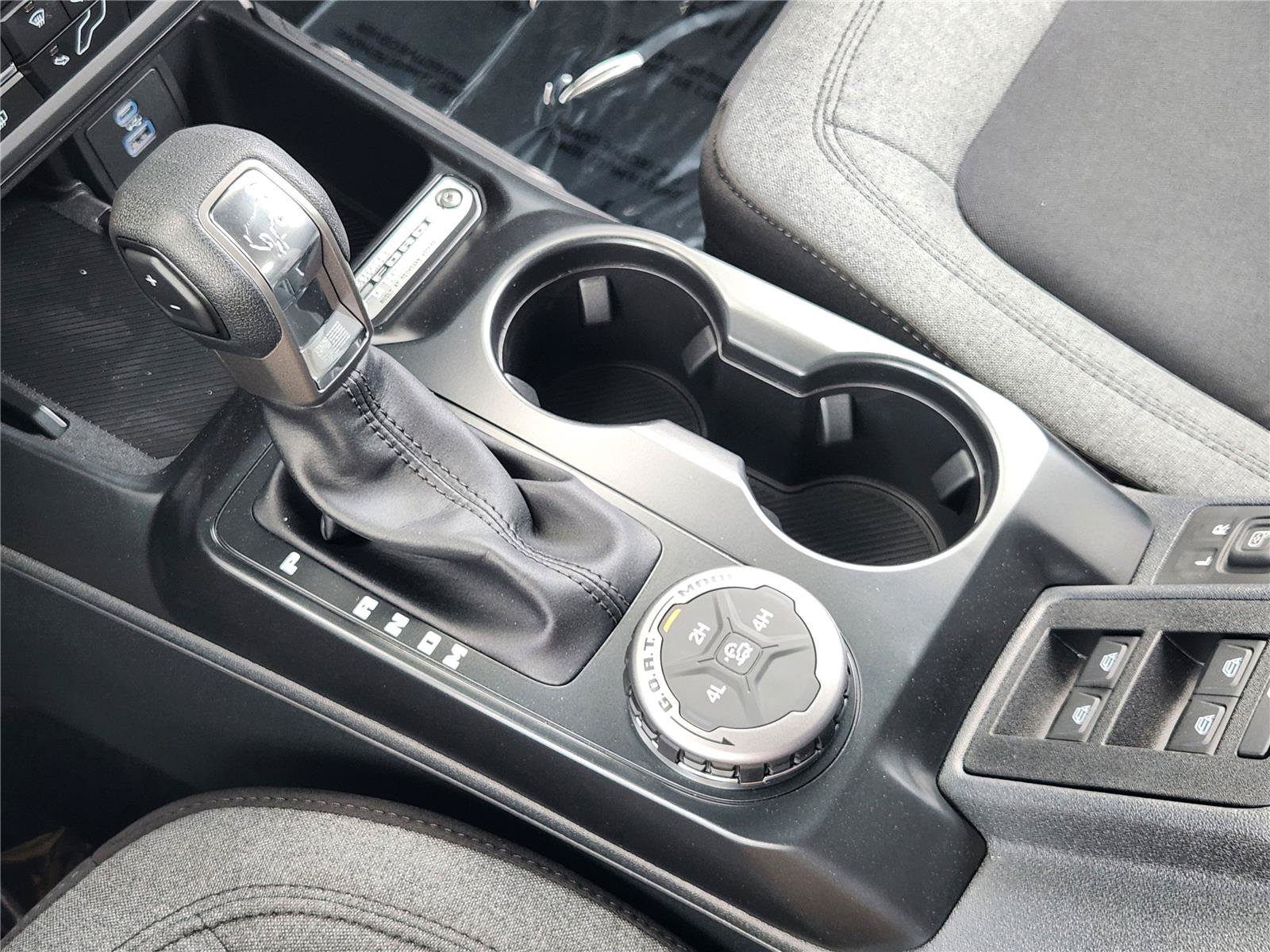 New 2025 Ford Bronco 4-Door AWD/4WD image 15