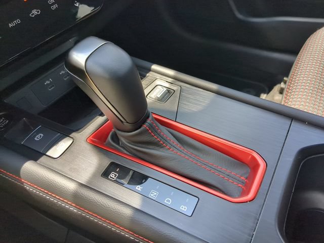 Certified 2025 Nissan Kicks SR FWD image 23