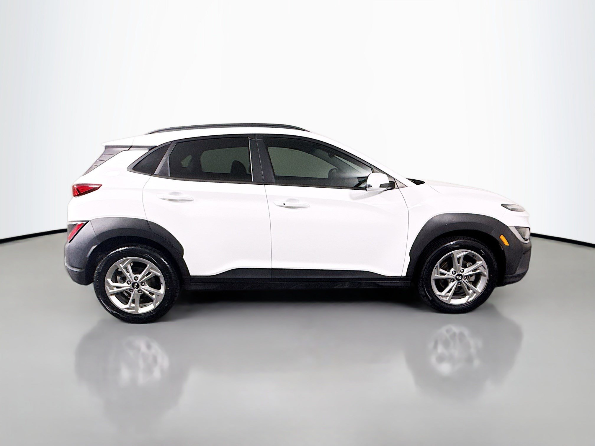 Used 2022 Hyundai Kona SEL FWD image 11
