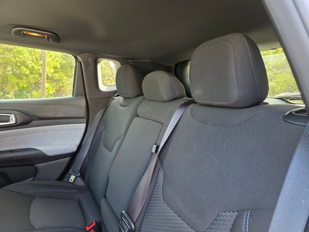 Used 2024 Jeep Compass Sport image 21