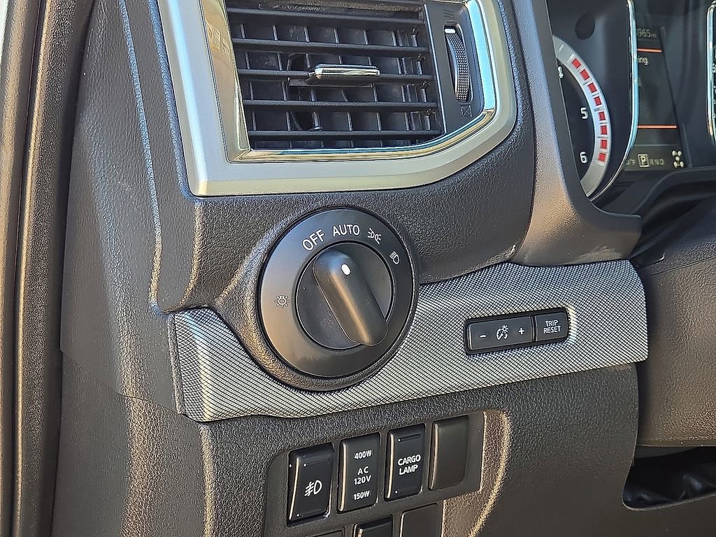 Used 2019 Nissan Titan PRO-4X w/ Pro-4x Convenience Package image 26