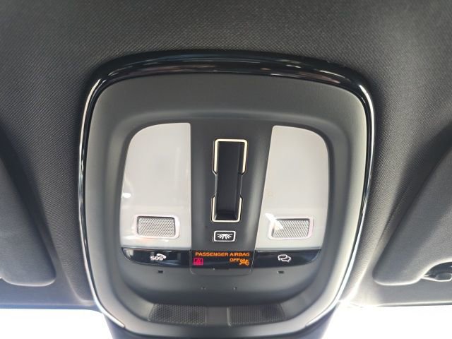 Certified 2025 Volvo V60 B5 Cross Country Plus image 37