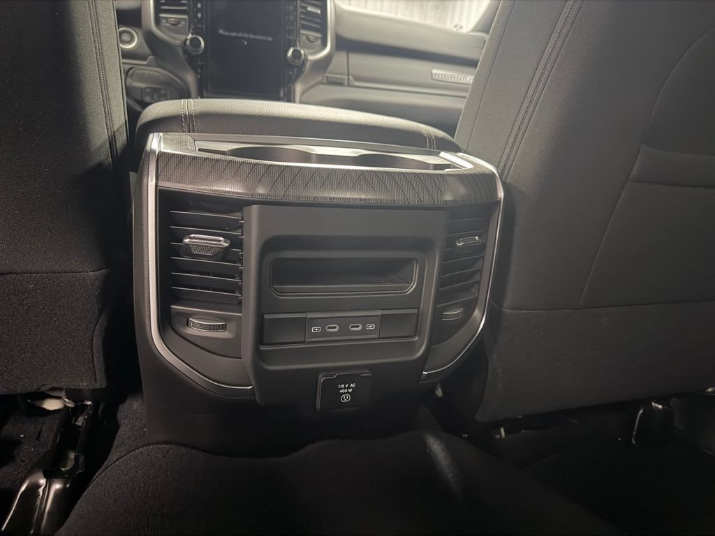 New 2026 RAM 2500 Big Horn AWD/4WD image 32