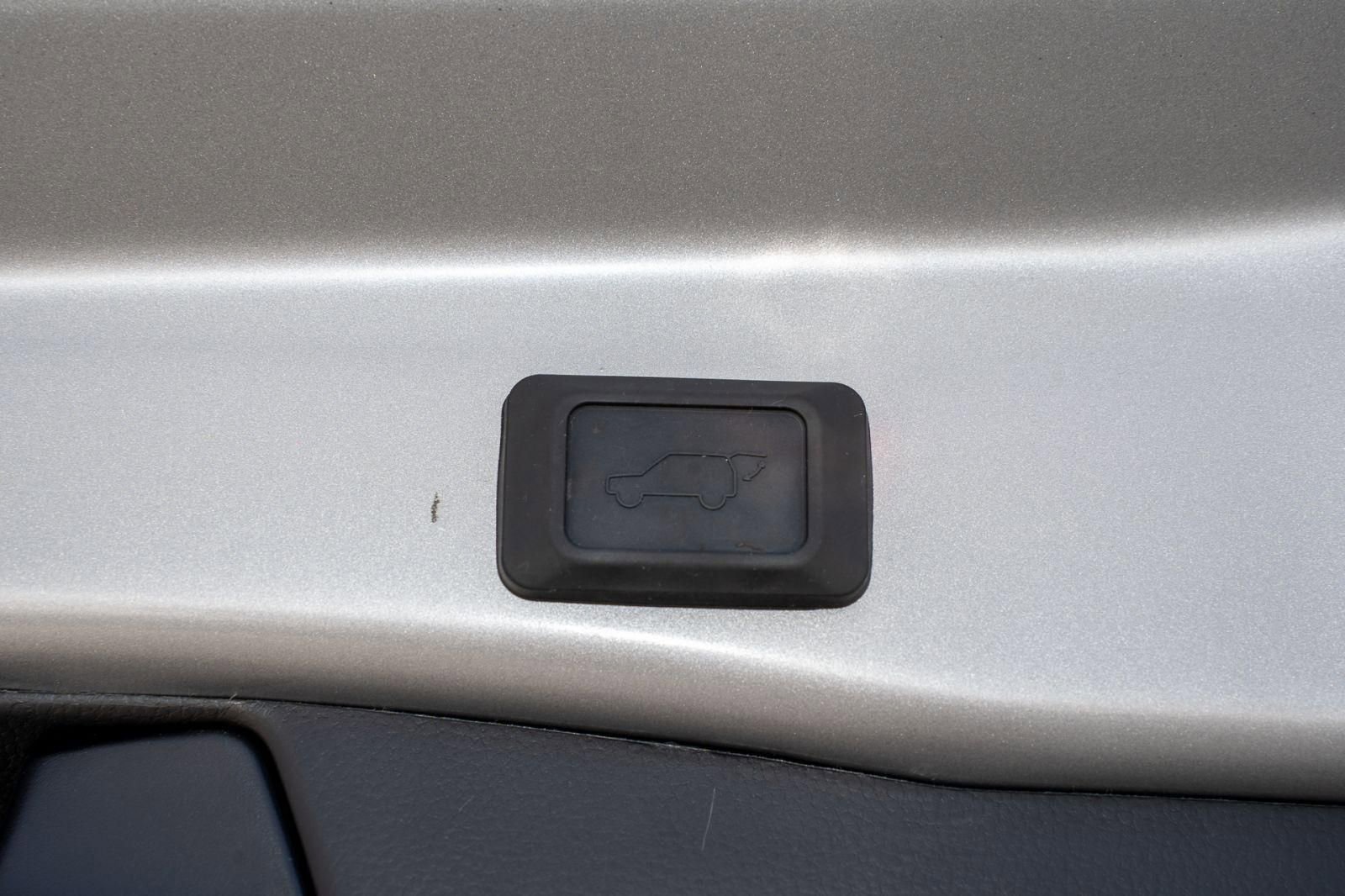 Used 2025 Toyota RAV4 XLE w/ Convenience Package image 10