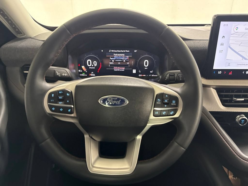 Used 2025 Ford Explorer Active AWD/4WD image 21