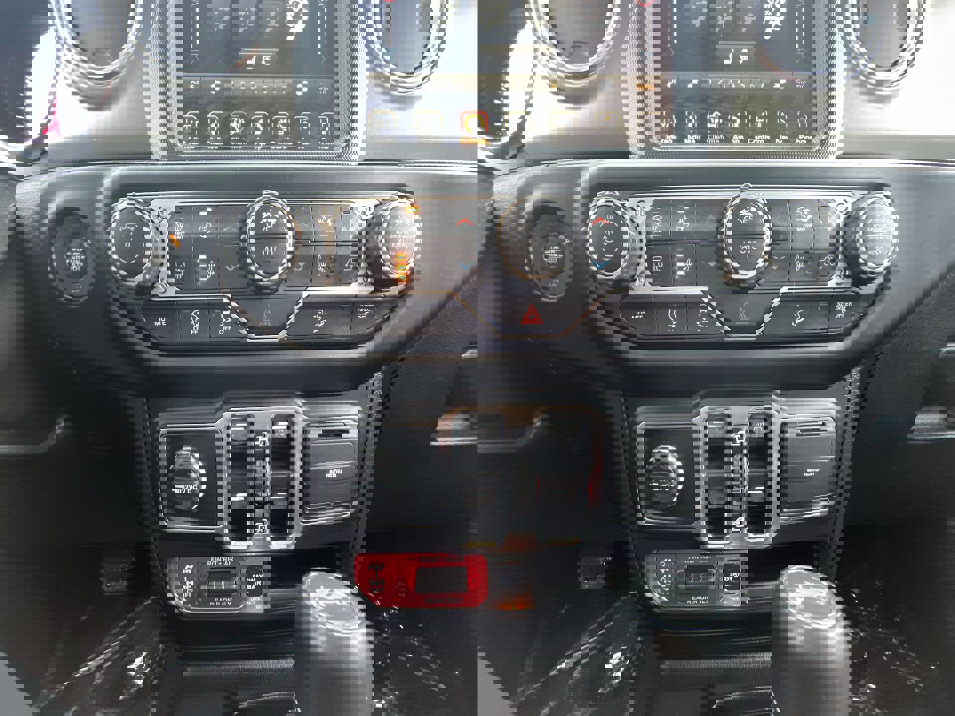 Used 2019 Jeep Wrangler Unlimited Rubicon w/ Uconnect 4C Nav & Sound Group image 11