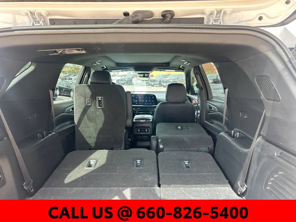 Used 2024 Chevrolet Traverse RS AWD/4WD image 14