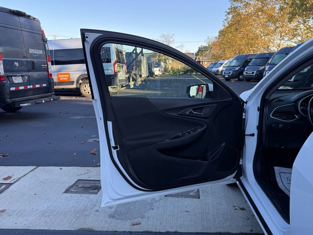 Used 2022 Chevrolet Malibu RS image 11