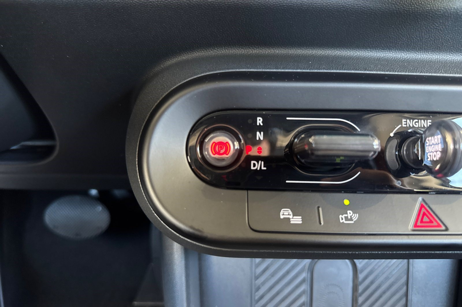 Used 2025 MINI Cooper 2-Door Hardtop FWD image 28