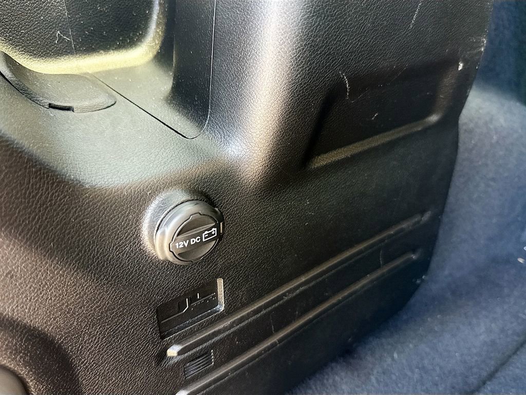 Used 2019 Jeep Wrangler Unlimited Sahara image 30