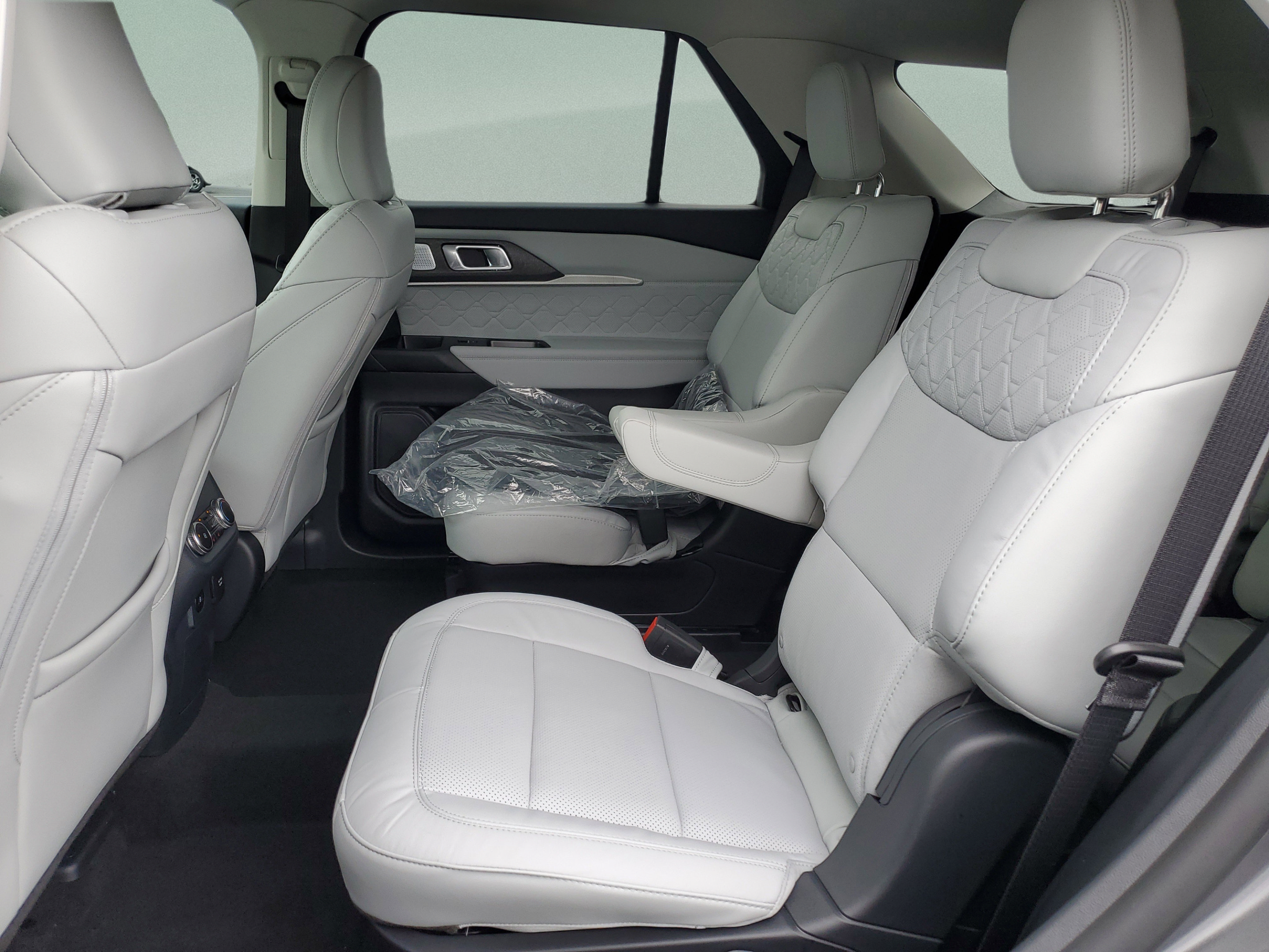 New 2026 Ford Explorer Platinum w/ LUX Leather Package AWD/4WD image 30