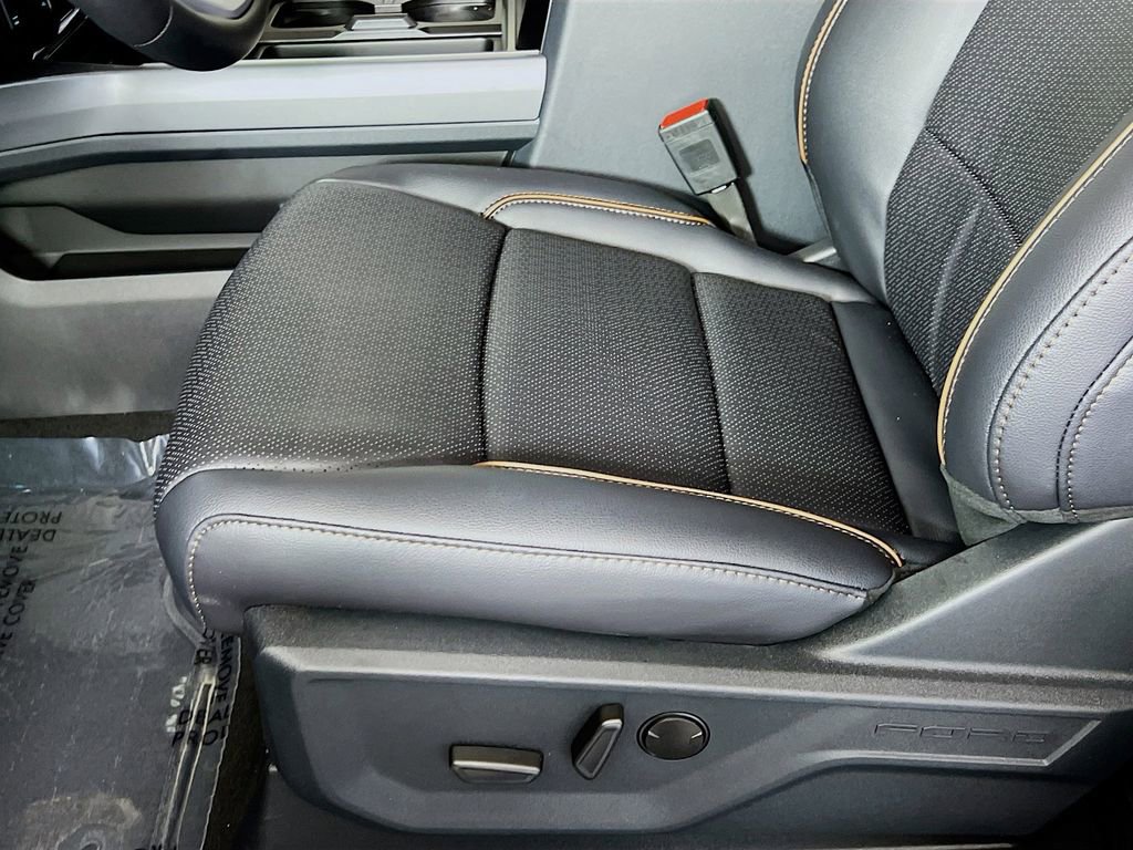 New 2026 Ford F350 Lariat w/ Black Appearance Package image 23