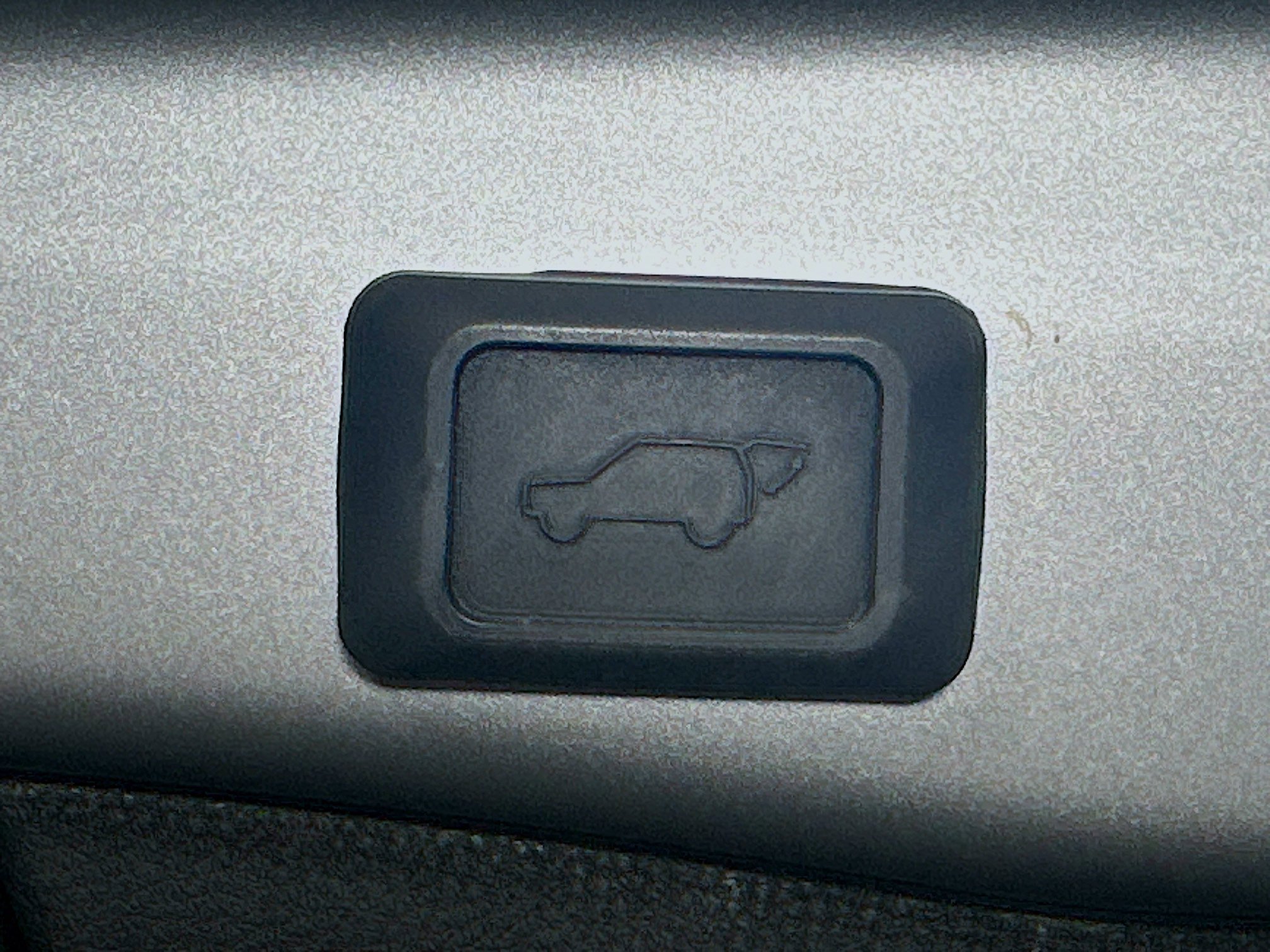 Used 2022 Toyota RAV4 XLE image 28