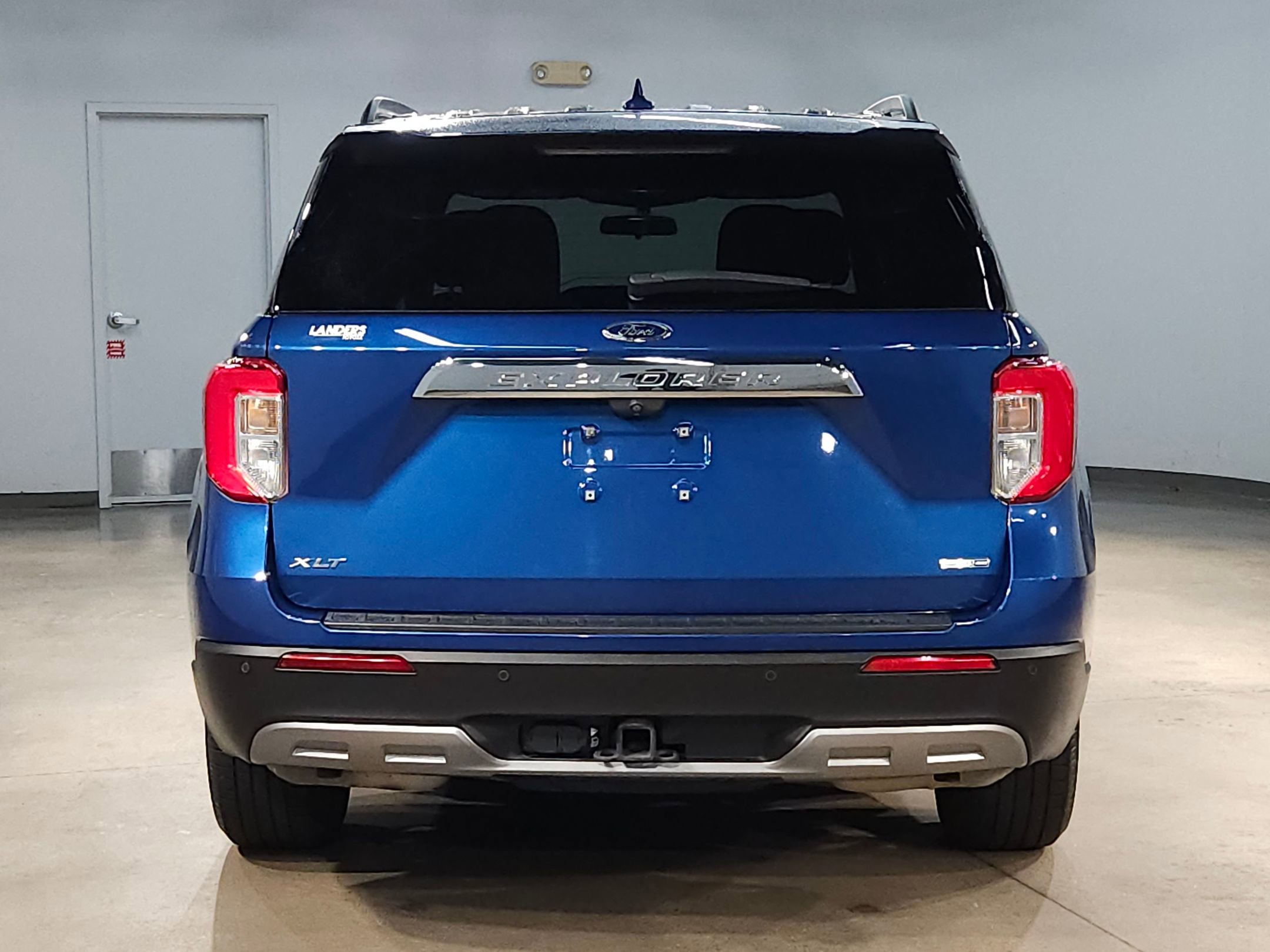 Used 2020 Ford Explorer XLT w/ Equipment Group 202A image 6