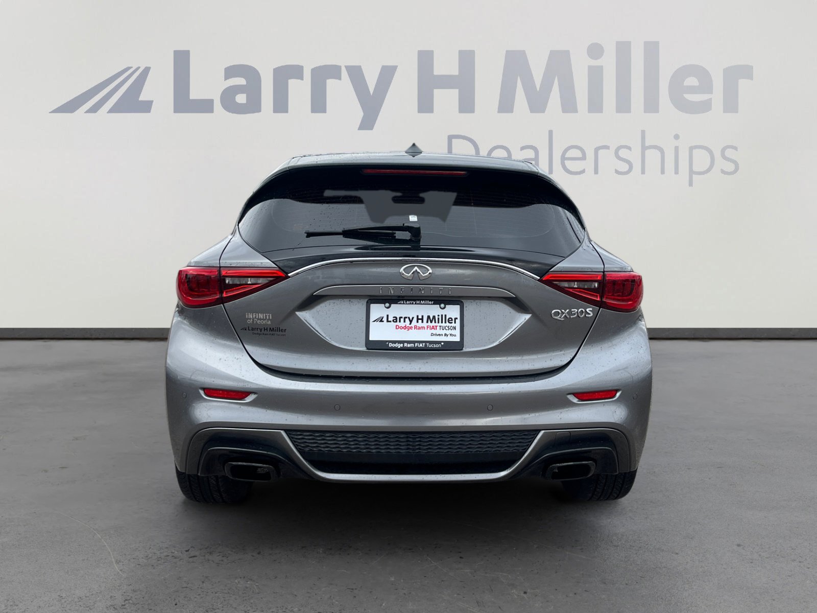 Used 2017 INFINITI QX30 Sport w/ Sport Leather Package image 4