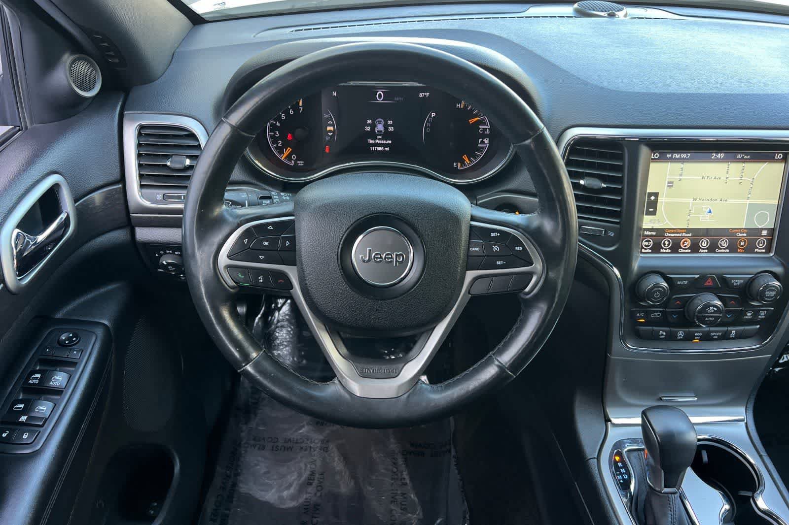 Used 2018 Jeep Grand Cherokee Altitude RWD image 16